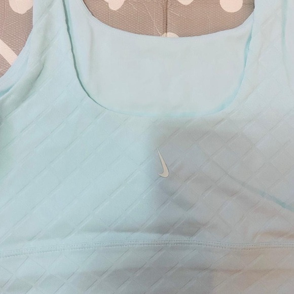 Nike training running yoga shirt graphic logo - Picture 4 of 4